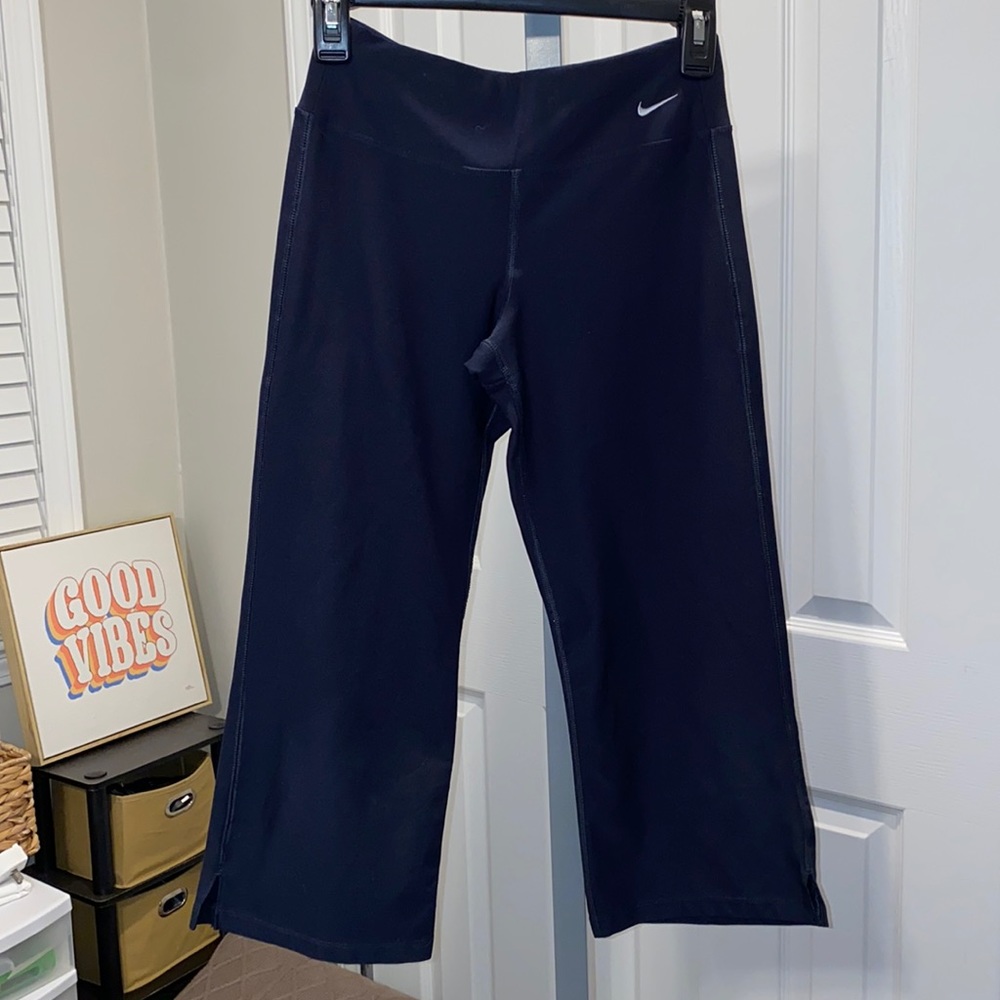 Woman's Nike black crop yoga pants, size XS